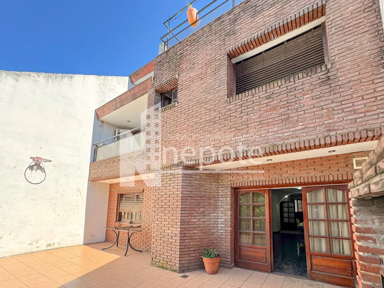 Casa chalet tríplex única en su tipo